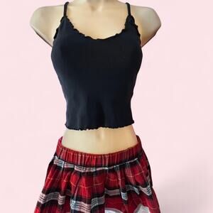 Black scalloped tank top with